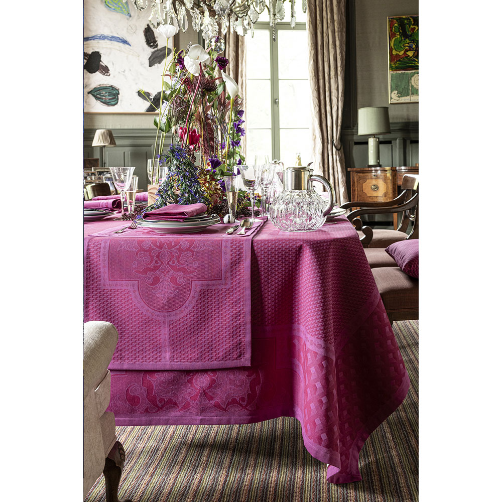Nappe Palais Vénitien Pourpre Le Jacquard Français