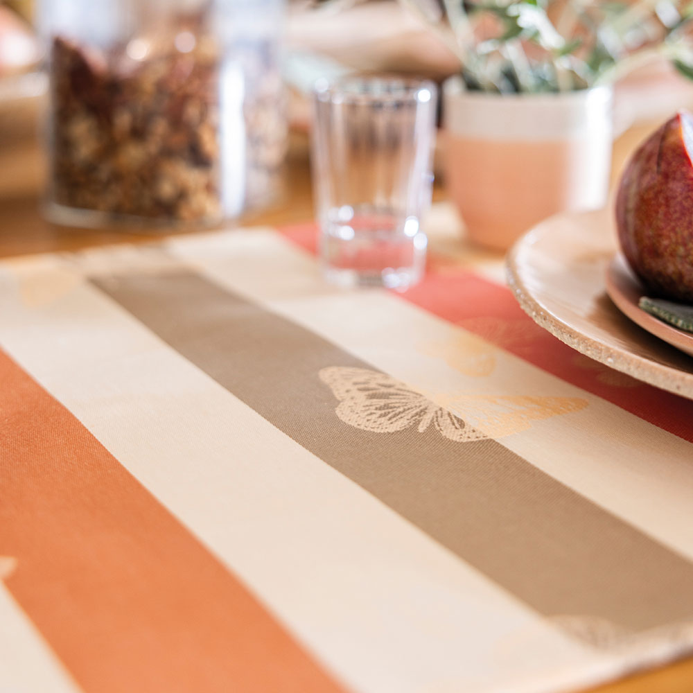 Nappes enduites Bal des Papillons Pêche Le Jacquard Français