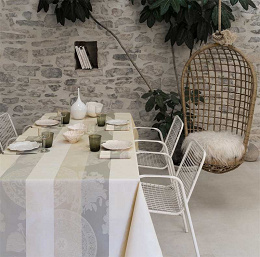 Nappes enduites Fleurs gour­mandes craie