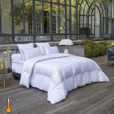 Couette tempé­rée Palais des Rêves 70% duvet Drouault