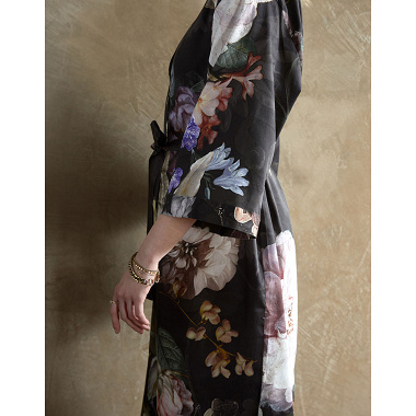 Kimono Sarai Fleur Festive Bloo­ming Black Essenza