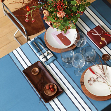 Nappes Espe­lette Bleu Nuit Jean Vier