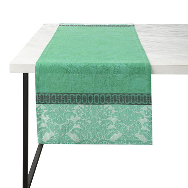 Chemin de table Esca­pade Tropi­cale Camé­léon Le Jacquard Français