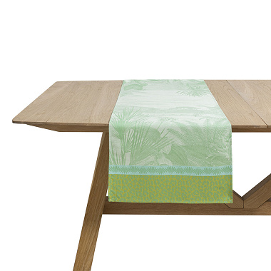 Chemin de table Sinha­râja Jungle Le Jacquard Français