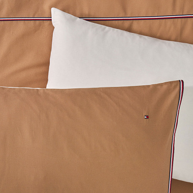 Taies d’oreiller Plain With TH Ribbon Coffee Tommy Hilfi­ger