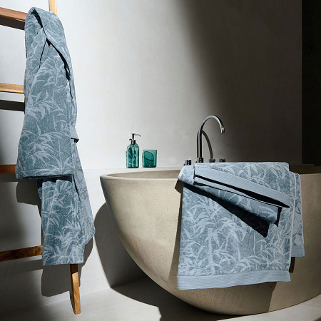 Drap de bain Contem­pla­tion Bleu 90×150 cm Anne de Solène