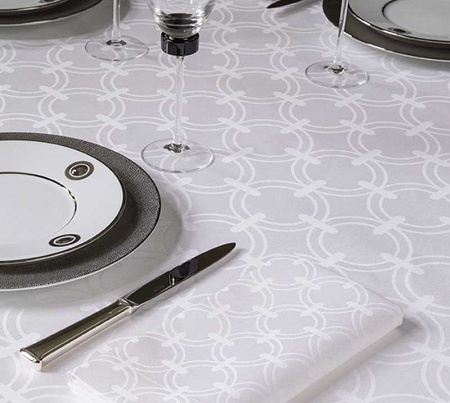 4 serviettes de table anneaux blanc 50×50 cm Jacquard Français
