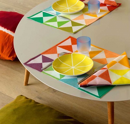 4 serviettes de table origami multi­co­lore 52×52 cm Jacquard Français