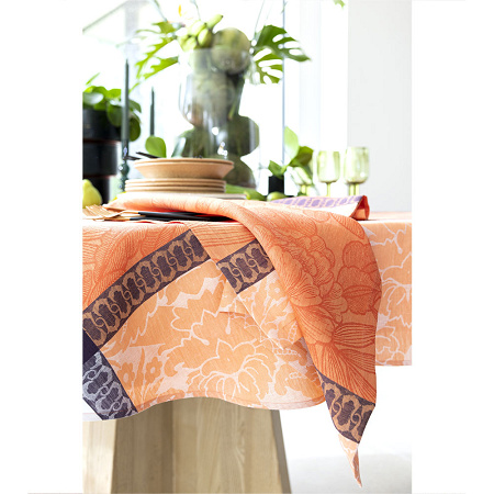 4 serviettes de table Esca­pade Tropi­cale Goyave 58×58 cm Le Jacquard Français