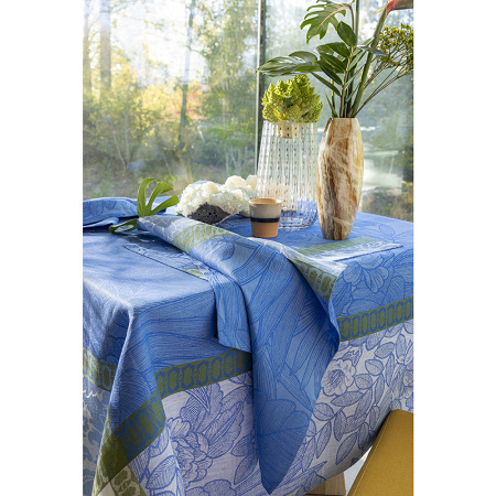 4 serviettes de table Esca­pade Tropi­cale Perroquet 58×58 cm Le Jacquard Français