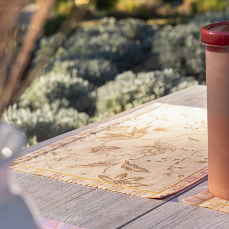 4 sets de table Eté Indien Abri­cot 50×36 cm Le Jacquard Français