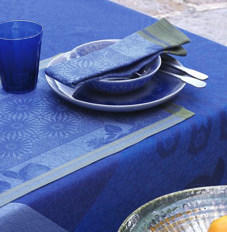 4 sets de table Jardin d’Orient Majo­relle 54×38 cm Le Jacquard Français