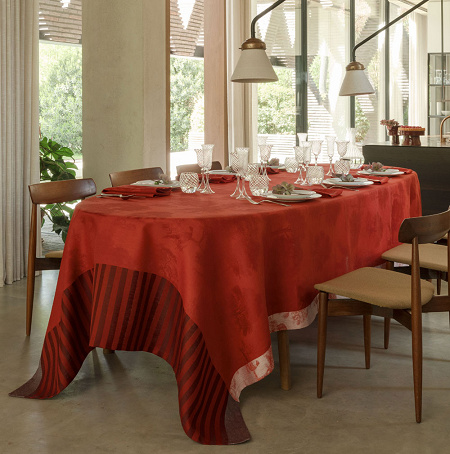 4 sets de table Souve­raine Carmin 50×36 cm Le Jacquard Français