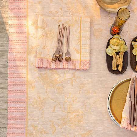 Chemin de table Eté Indien Abri­cot 50×150 cm Le Jacquard Français