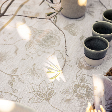 Chemin de table Eté Indien Noix 50×150 cm Le Jacquard Français