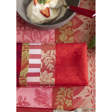 Chemin de table Gipsy Rubis 50×150 cm Le Jacquard Français