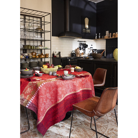 Chemin de table Gipsy Rubis 50×150 cm Le Jacquard Français