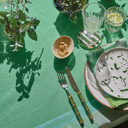 Chemin de table Sinha­râja Jungle 50×150 cm Le Jacquard Français